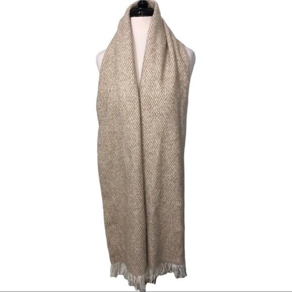 Amicale Cashmere / Wool Blend Herringbone Scarf - Picture 3 of 6